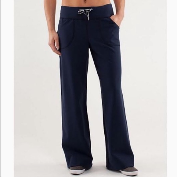 Lululemon Throwback Wide Leg Still Pant Navy Sz 6 - Picture 1 of 13